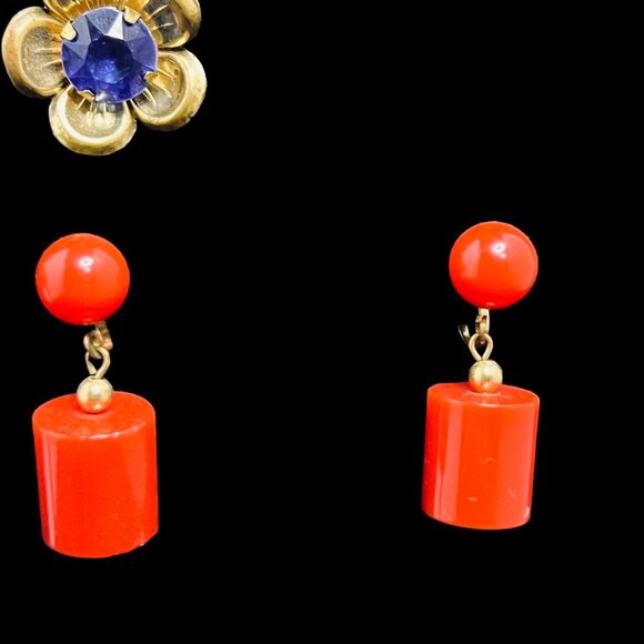 Lot of 5 Gold Tone Screw Back Earrings (5372) - Picture 6 of 9